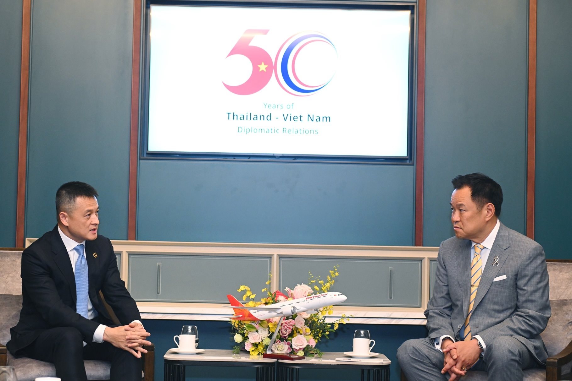 L&atilde;nh đạo Sun Group đề xuất với Thủ tướng Th&aacute;i Lan kiến tạo &ldquo;Hai quốc gia, một điểm đến&rdquo; - Ảnh 1.