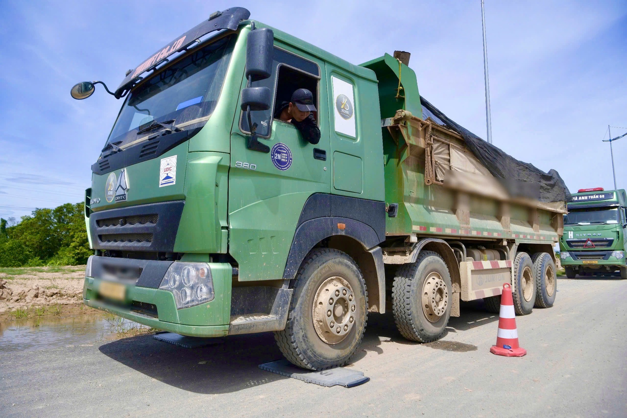 Hà Nội: Siết chặt quản lý vận tải, xử lý nghiêm hơn 1.600 xe tải vi phạm - Ảnh 4.
