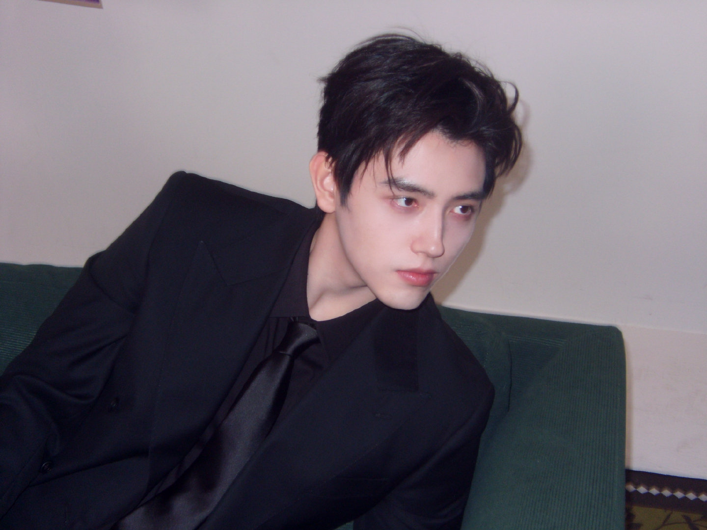 Hot nhất Weibo: Địch Lệ Nhiệt Ba lộ bằng chứng hẹn h&ograve; thiếu gia k&eacute;m 8 tuổi - Ảnh 14.