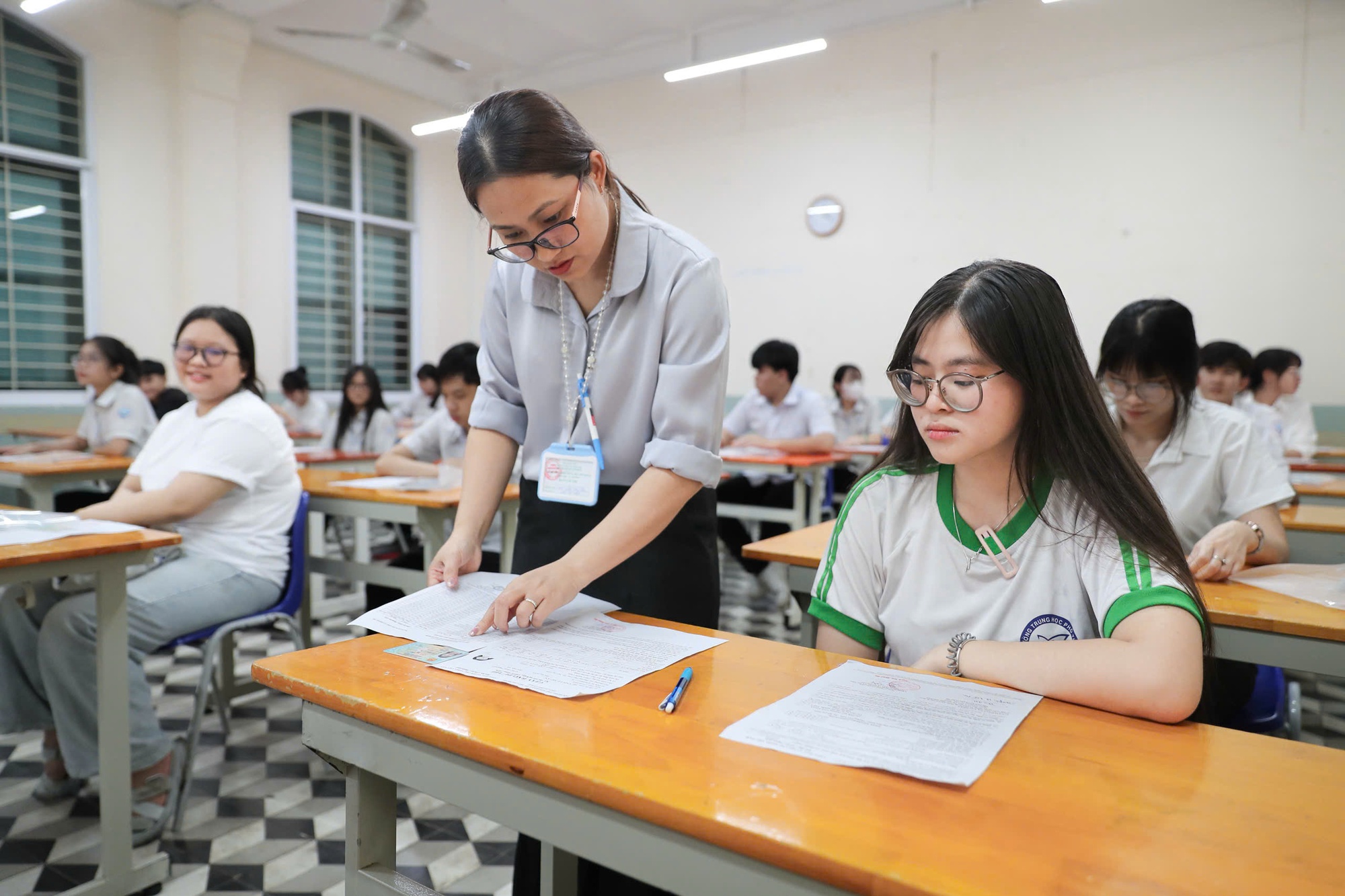 Hơn 1 , 2 triệu thí sinh thi môn ngữ văn kỳ thi tốt nghiệp THPT 2026 cần lưu ý gì - Ảnh 2. Hơn 1 , 2 triệu thí sinh thi môn ngữ văn kỳ thi tốt nghiệp THPT 2026 cần lưu ý gì - Ảnh 2.