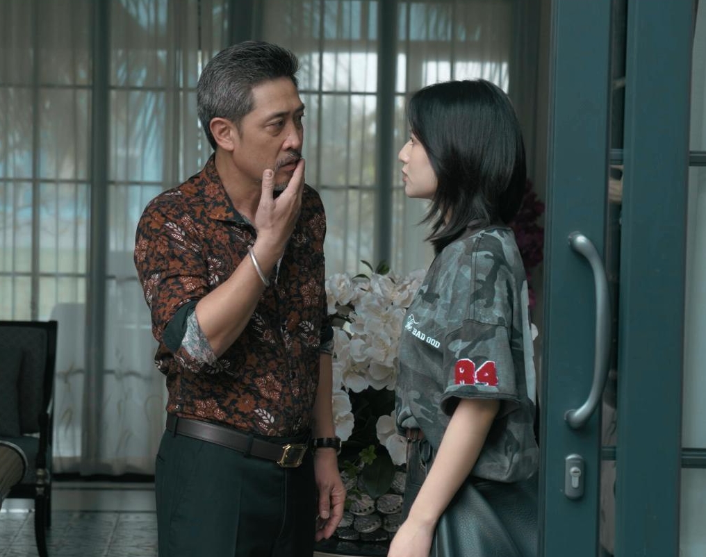 Thu Quỳnh h&oacute;a th&acirc;n th&agrave;nh b&agrave; tr&ugrave;m ma t&uacute;y trong phim giờ v&agrave;ng VTV- Ảnh 4.