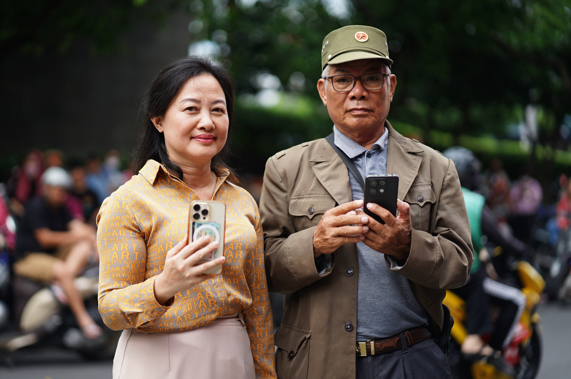 Hết giờ l&agrave;m b&agrave;i m&ocirc;n Văn thi tốt nghiệp THPT: Th&iacute; sinh ấn tượng với đề kiểu mới, c&acirc;u nghị luận x&atilde; hội được khen nức nở - Ảnh 8.