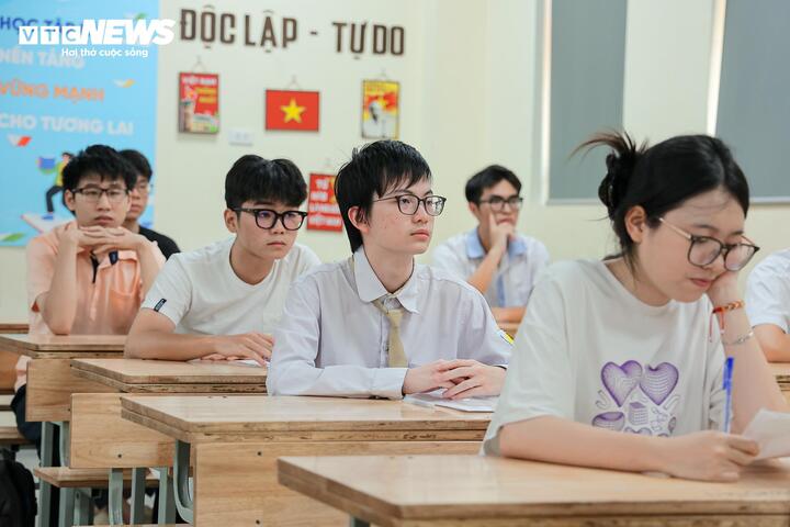 Đề văn tốt nghiệp THPT 2026: Công bằng cho thí sinh không biết Steve Jobs là ai? - Ảnh 2.