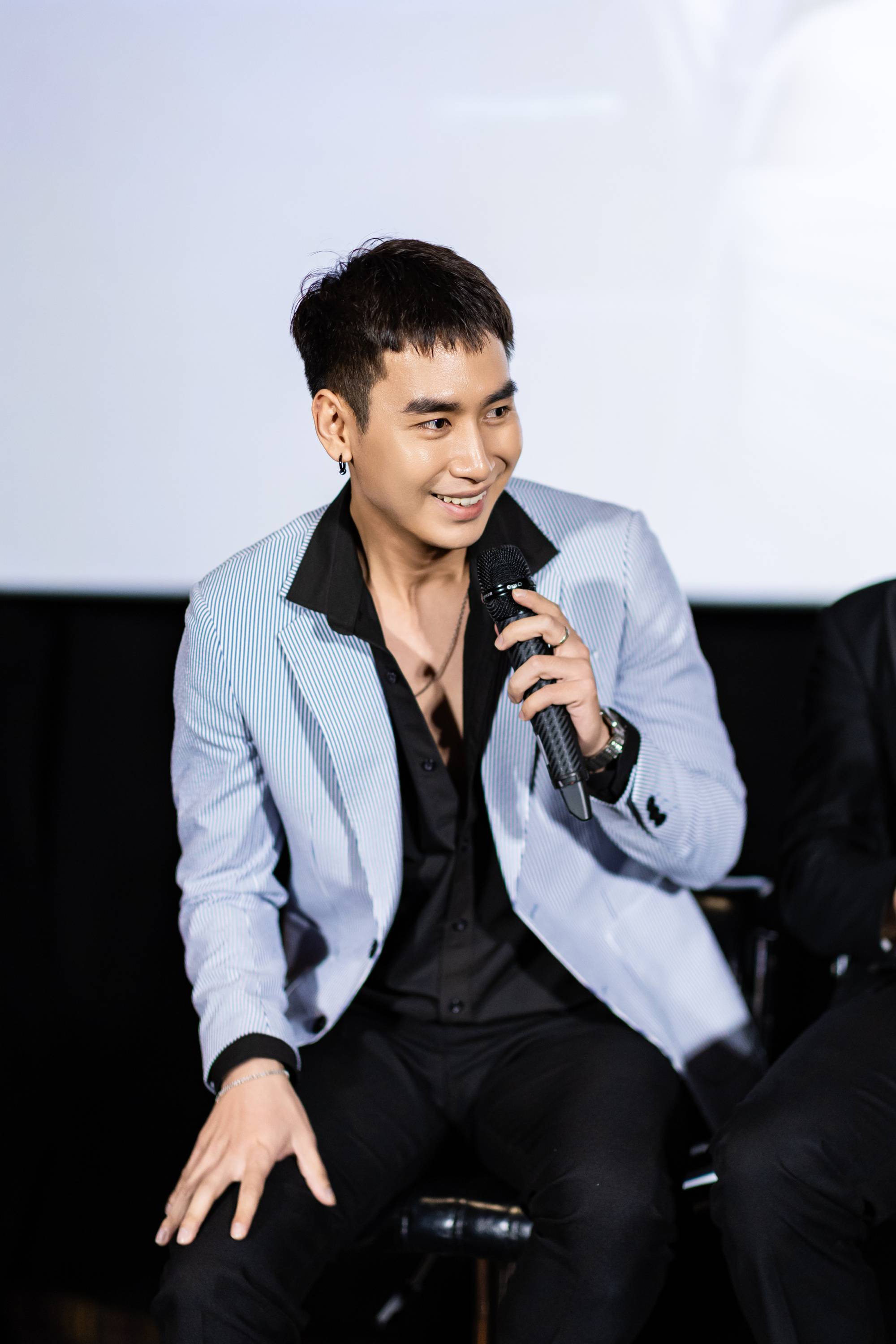 Yên Đan "hắc hóa" ấn tượng, "người yêu" Tiểu Vy debut gây bất ngờ trong Ốc mượn hồn - Ảnh 4. Yên Đan "hắc hóa" ấn tượng, "người yêu" Tiểu Vy debut gây bất ngờ trong Ốc mượn hồn - Ảnh 4.