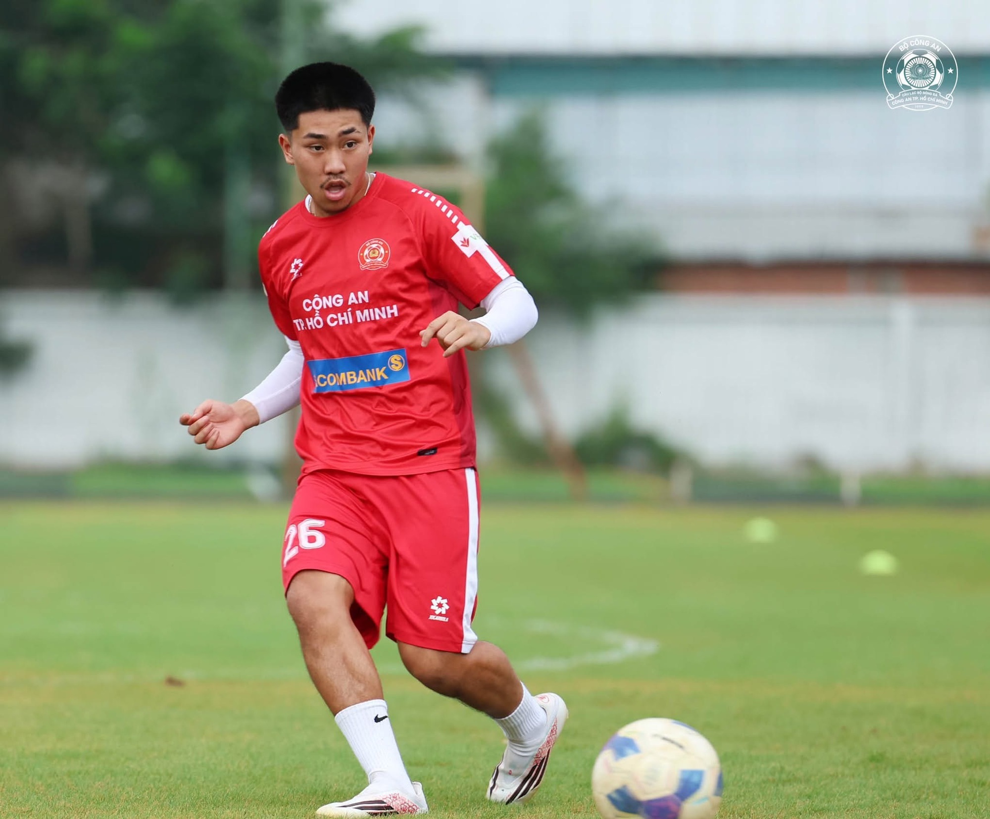 HLV Kim Sang-sik nhận tin dữ, chân sút Việt kiều sinh tại Manchester không dự giải cùng U23 Việt Nam - Ảnh 2. HLV Kim Sang-sik nhận tin dữ, chân sút Việt kiều sinh tại Manchester không dự giải cùng U23 Việt Nam - Ảnh 2.