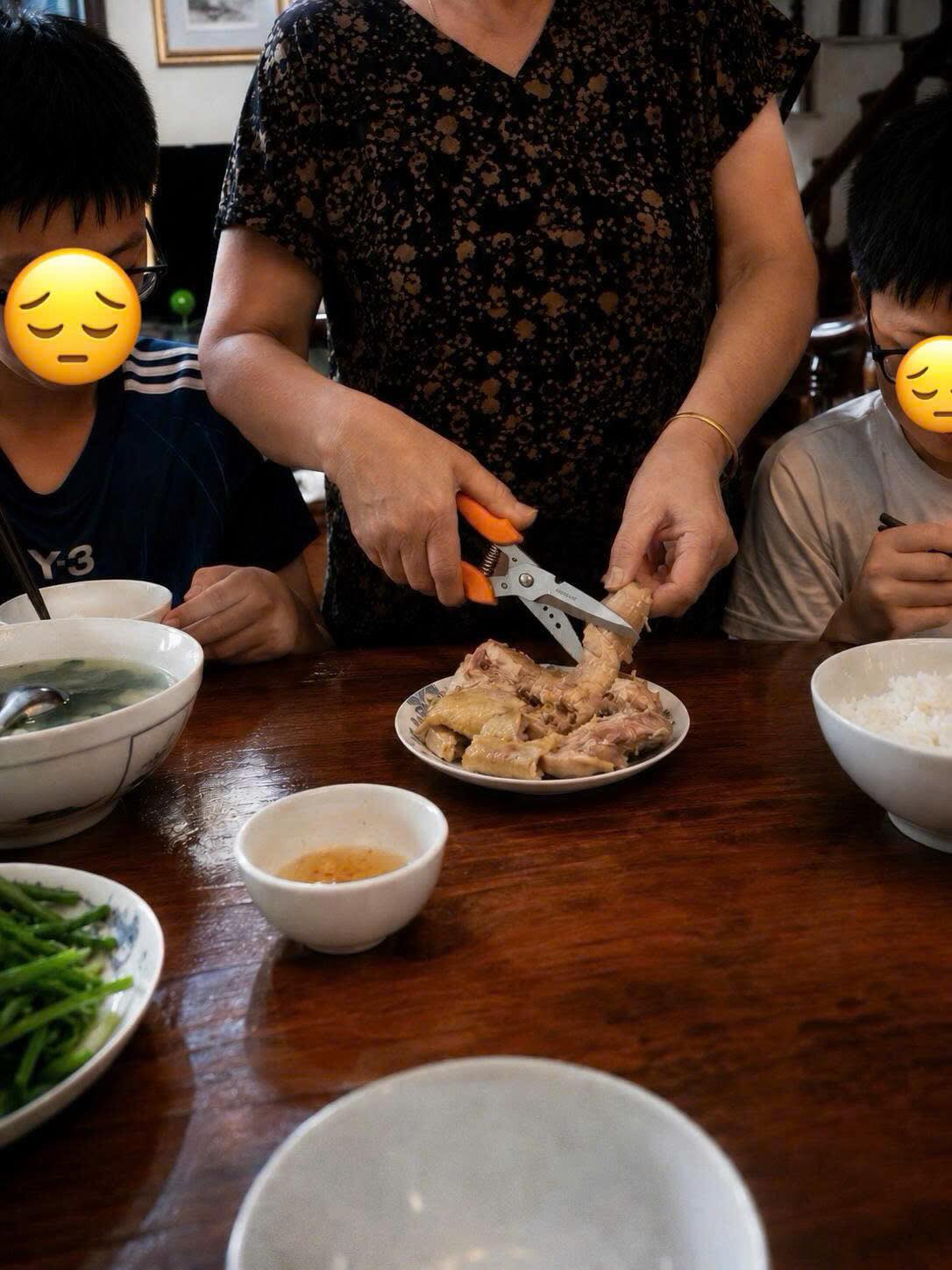 Nàng dâu còng lưng gánh 7 miệng ăn, chị chồng vẫn thản nhiên gửi con... cho đến khi tôi nghe được bí mật từ chính miệng mẹ chồng- Ảnh 1.