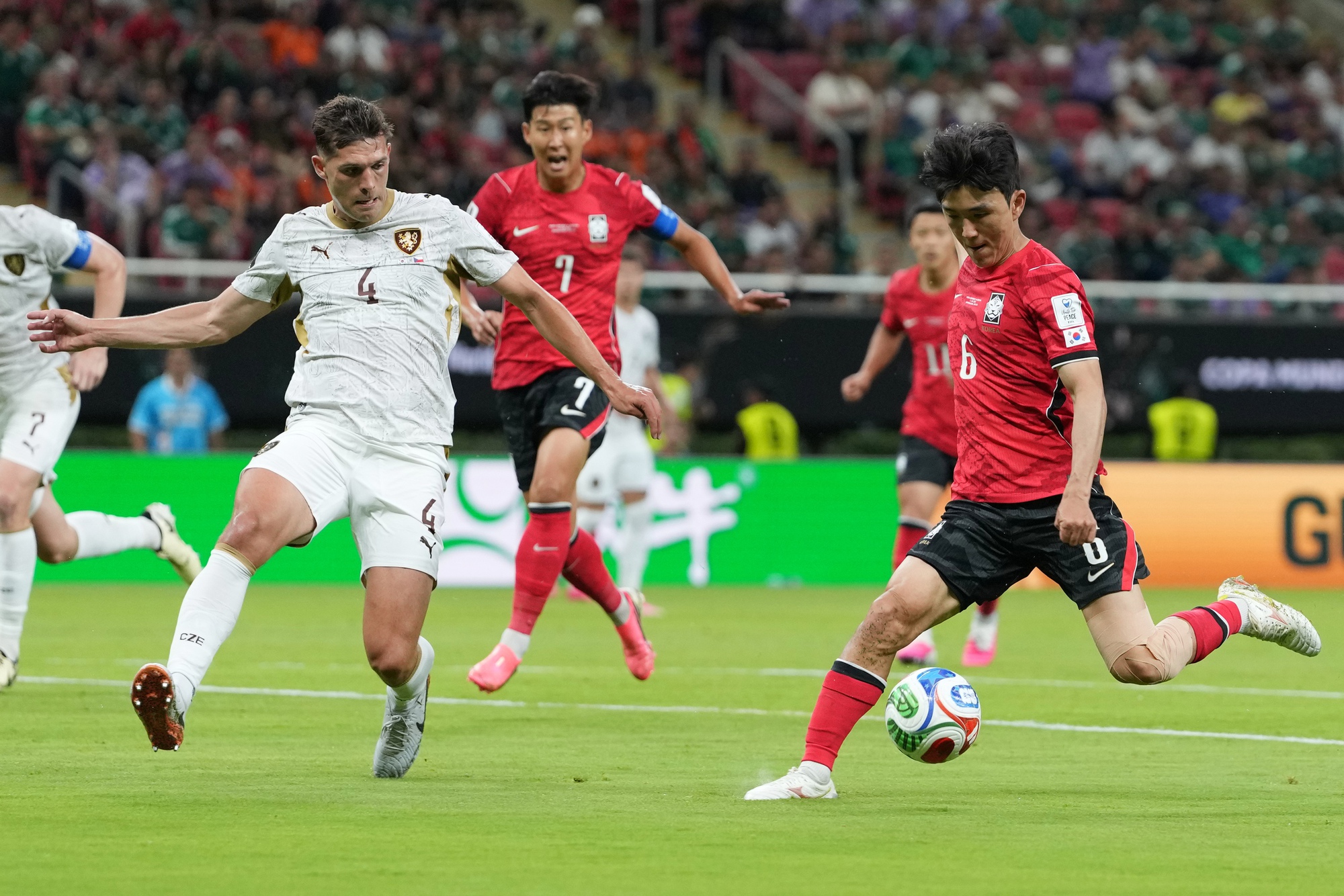 Hwang In-beom - "Nhạc trưởng" đưa tuyển H&agrave;n Quốc bay cao tại World Cup 2026 - Ảnh 1.