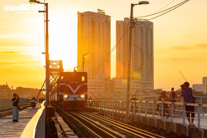 Tương lai cầu Long Bi&ecirc;n v&agrave; trục cảnh quan s&ocirc;ng Hồng năm 2026 - Ảnh 2.