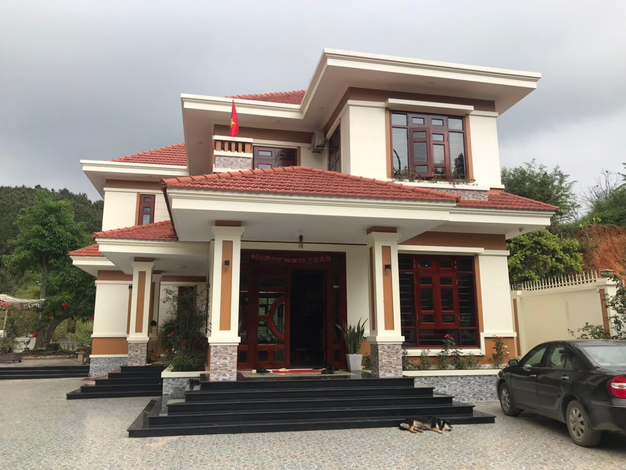 Em chồng học hết cấp 3 giờ thu nhập tiền tỷ, nhà biệt thự đi xe sang, nhưng biết chuyện em phải làm mỗi đêm mà tôi cũng hãi hùng- Ảnh 1.