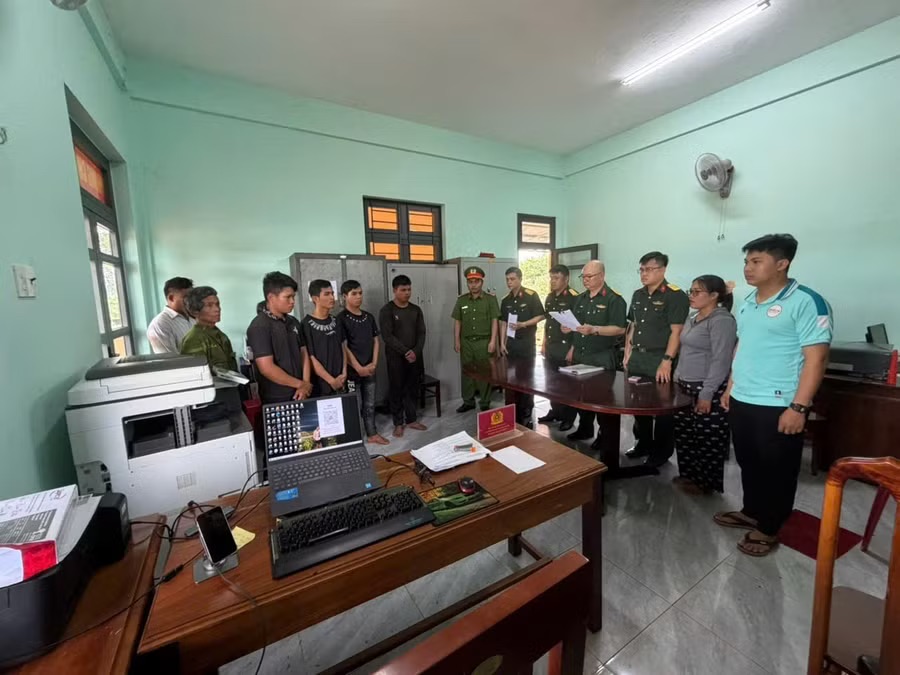 Hỗn chiến Gia Lai: 4 Thanh thiếu niên bị khởi tố tội giết người trong lô cao su - Ảnh 1. Hỗn chiến Gia Lai: 4 Thanh thiếu niên bị khởi tố tội giết người trong lô cao su - Ảnh 1.
