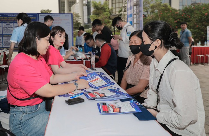 Lương cơ sở tăng 8%, trần đóng BHXH thay đổi ra sao? - Ảnh 1. Lương cơ sở tăng 8%, trần đóng BHXH thay đổi ra sao? - Ảnh 1.