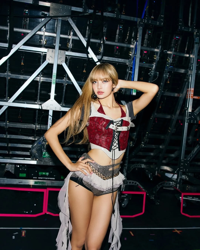 Mỹ nh&acirc;n đẹp nhất thế giới l&agrave; niềm tự h&agrave;o quốc gia: Từ Oscar, Coachella đến World Cup li&ecirc;n tục l&agrave;m n&ecirc;n lịch sử- Ảnh 4.