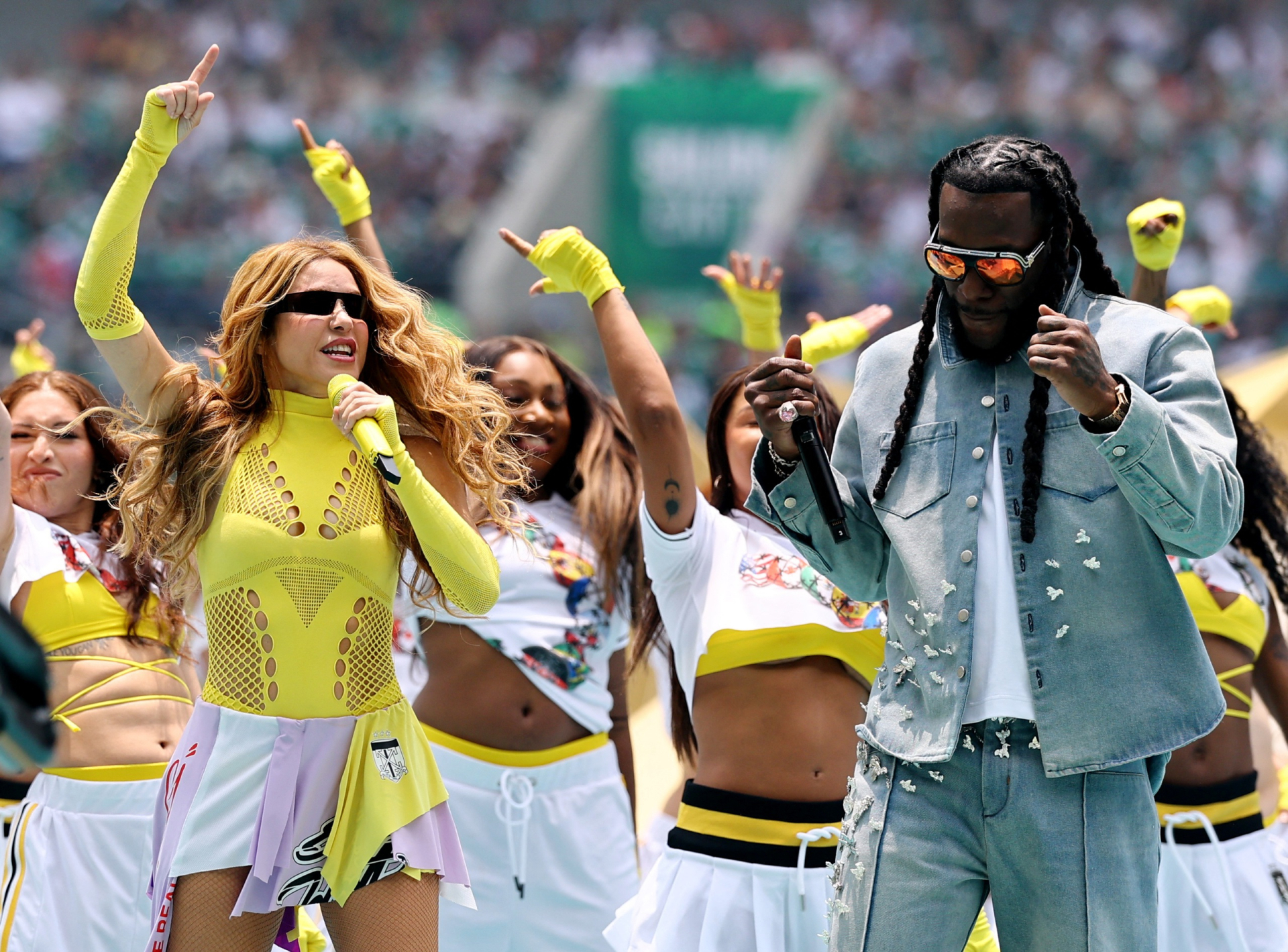 "Nữ ho&agrave;ng World Cup" Shakira đ&iacute;ch thị l&agrave; "ma c&agrave; rồng", cứ nh&igrave;n sang t&igrave;nh cũ bội bạc l&agrave; thấy!- Ảnh 4.