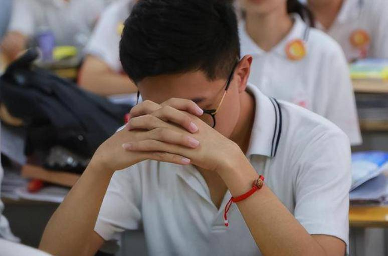 Nam sinh quyết định thi lại sau khi đỗ đại học danh tiếng gây sốc - Ảnh 2.
