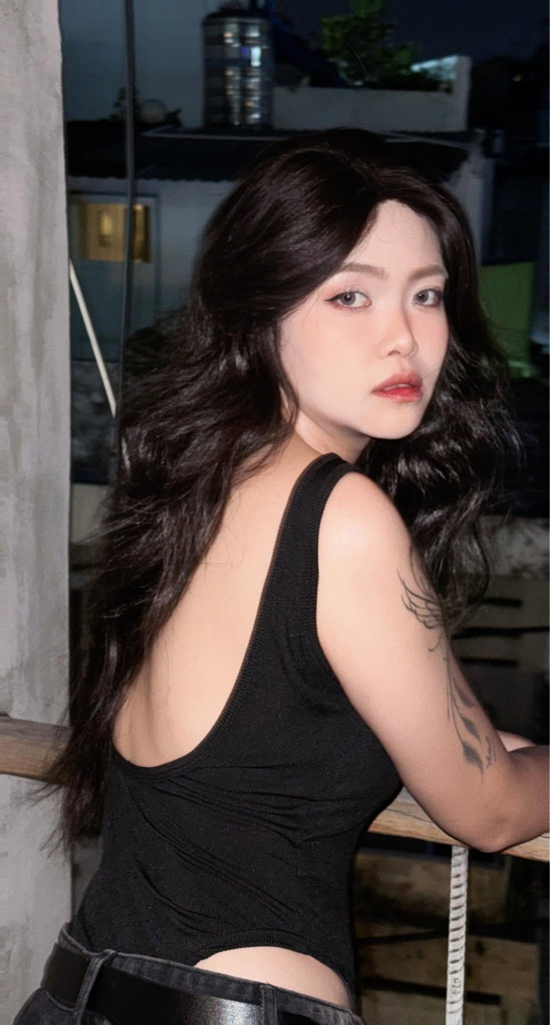 Nữ diễn viên Việt duy nhất dám cạo trọc đầu để có vẻ đẹp độc bản, visual ngoài đời xinh gấp ngàn lần trên phim- Ảnh 9. Nữ diễn viên Việt duy nhất dám cạo trọc đầu để có vẻ đẹp độc bản, visual ngoài đời xinh gấp ngàn lần trên phim- Ảnh 9.