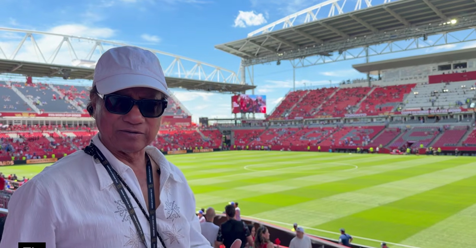 Chế Linh U90 đi xem World Cup, n&oacute;i 1 điều trong s&acirc;n vận động- Ảnh 1.
