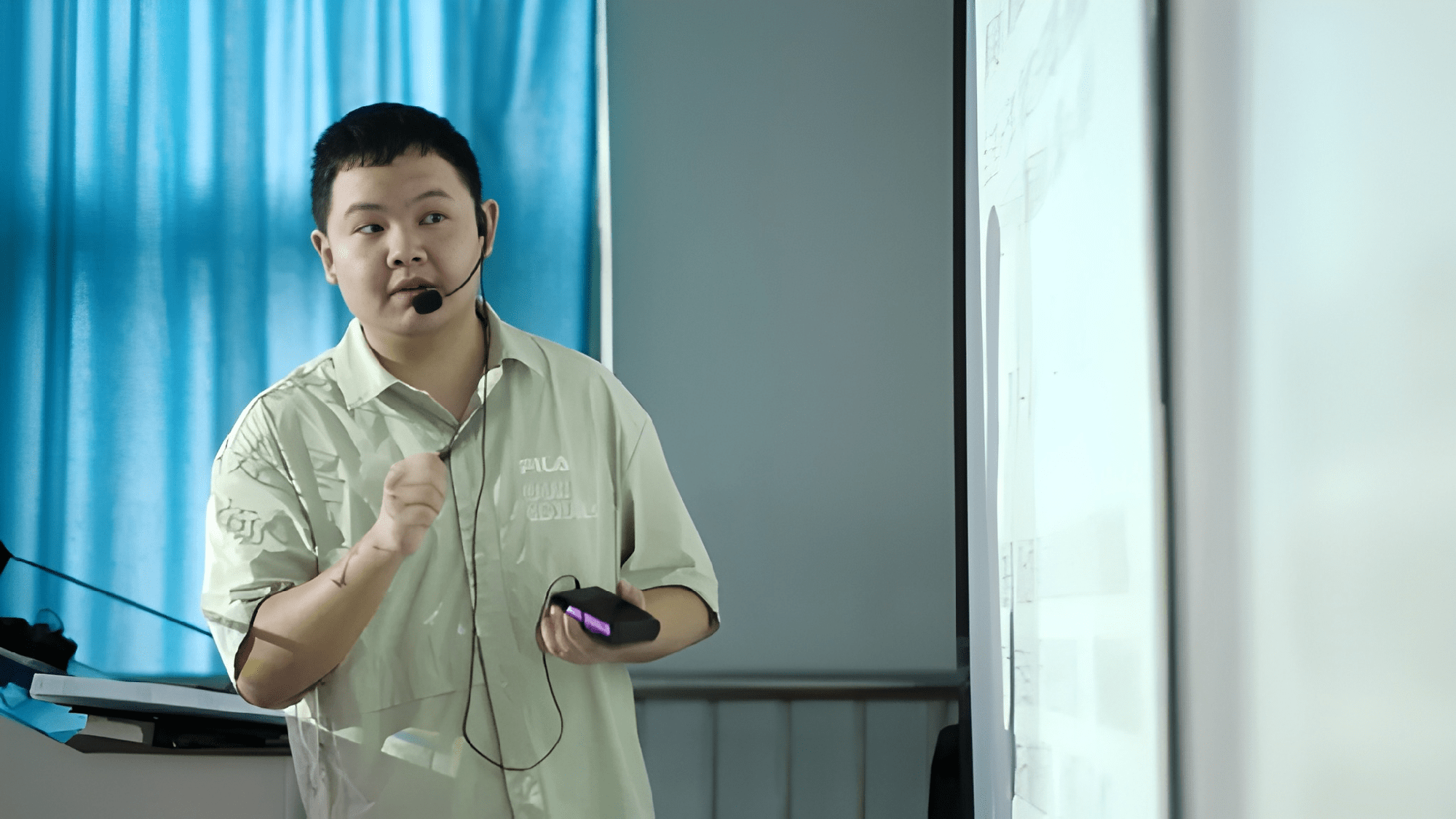 Thần đồng 12 tuổi v&agrave;o đại học, h&agrave;nh tr&igrave;nh trưởng th&agrave;nh đầy bất ngờ - Ảnh 3.