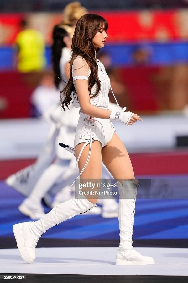 Lisa lộ dấu vết 