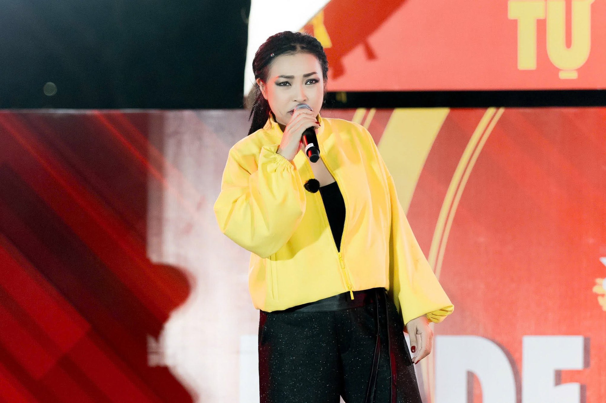 Nữ ca sĩ Việt nổi tiếng cả nước lập kỷ lục c&aacute;t-x&ecirc; hơn 2 tỷ, l&agrave; sao đầu ti&ecirc;n d&aacute;m l&agrave;m concert ri&ecirc;ng ở s&acirc;n vận động - Ảnh 6.