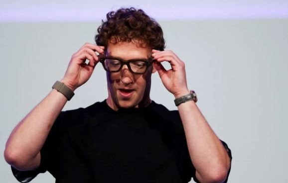 Giọt nước mắt muộn m&agrave;ng của Mark Zuckerberg: Sai lầm trong t&aacute;i cấu tr&uacute;c Meta năm 2026 - Ảnh 2.