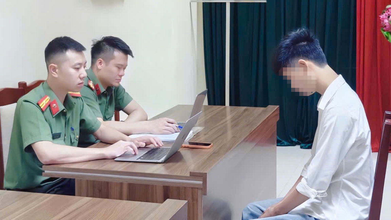 Xử phạt TikToker Khu&ecirc; ơi dậy đi v&igrave; th&ocirc;ng tin sai sự thật năm 2026 - Ảnh 1.