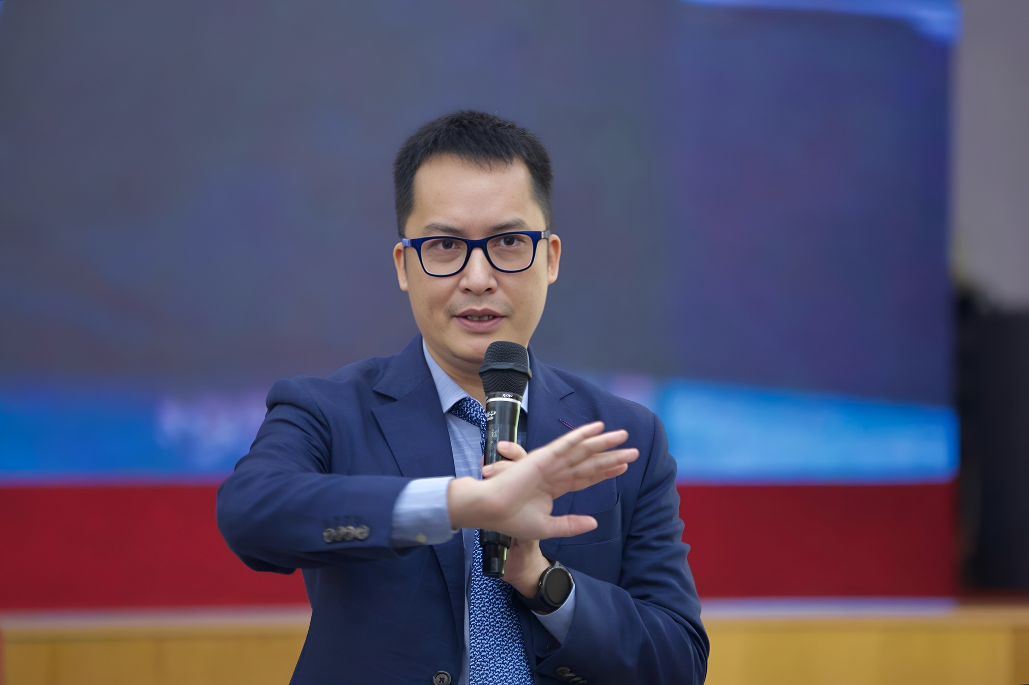 Nam sinh lớp Toán đi thi Học sinh giỏi Quốc gia môn Văn giành giải Nhất - Ảnh 3. Nam sinh lớp Toán đi thi Học sinh giỏi Quốc gia môn Văn giành giải Nhất - Ảnh 3.