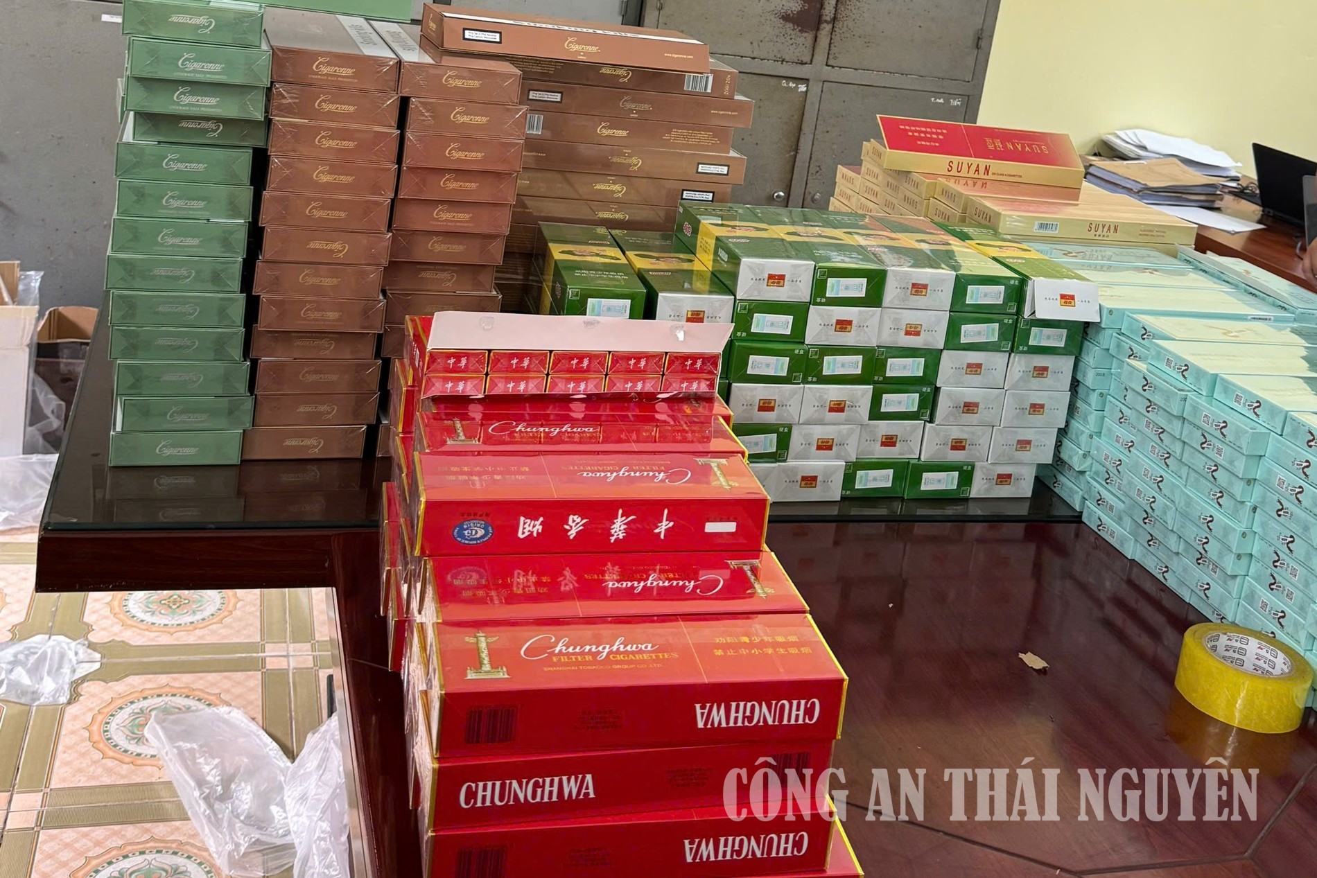 Khởi tố Ph&ugrave;ng Thị Hạnh về tội bu&ocirc;n b&aacute;n h&agrave;ng cấm tại Th&aacute;i Nguy&ecirc;n năm 2026 - Ảnh 1.