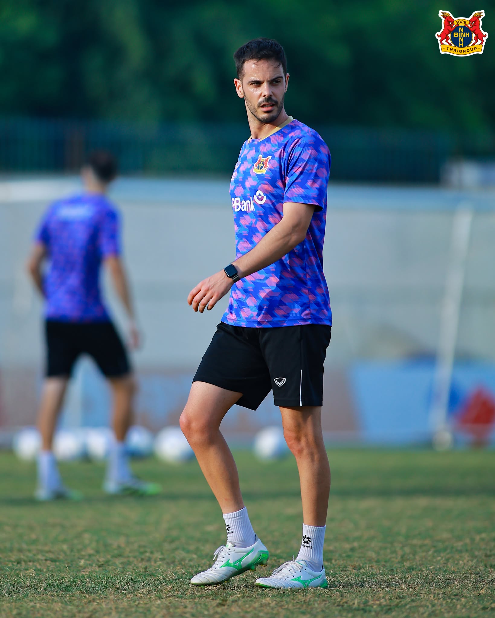 Ninh B&igrave;nh FC bất ngờ chia tay trợ l&yacute; cũ của HLV Park Hang-seo - Ảnh 3.