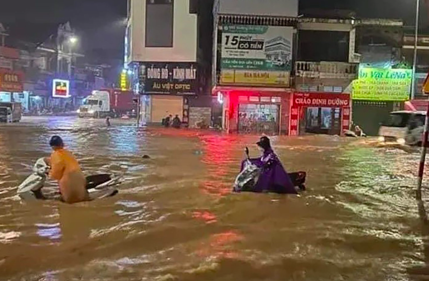 Đợt mưa lớn diện rộng có nguy cơ ngập lụt tại các tỉnh Bắc Bộ - Ảnh 1. Đợt mưa lớn diện rộng có nguy cơ ngập lụt tại các tỉnh Bắc Bộ - Ảnh 1.