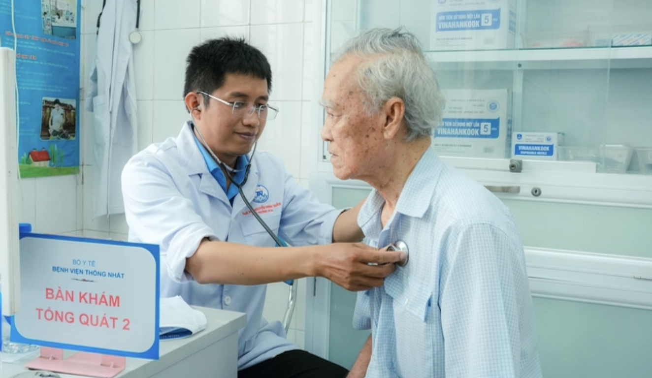 L&atilde;nh đạo TPHCM y&ecirc;u cầu kh&aacute;m sức khỏe to&agrave;n d&acirc;n kh&ocirc;ng chạy theo th&agrave;nh t&iacute;ch - Ảnh 1.
