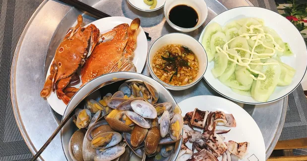 Vợ đột nhiên cho chồng con ăn toàn món sang, tối nào cũng rủ đi chơi, đến khi mẹ vợ vô tình tiết lộ sự thật mà tôi cạn lời - Ảnh 1.