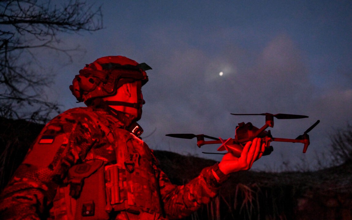 Điểm n&oacute;ng xung đột ng&agrave;y 17-6: Mỹ đặt cược lớn v&agrave;o "bầy đ&agrave;n" drone biển - Ảnh 3.