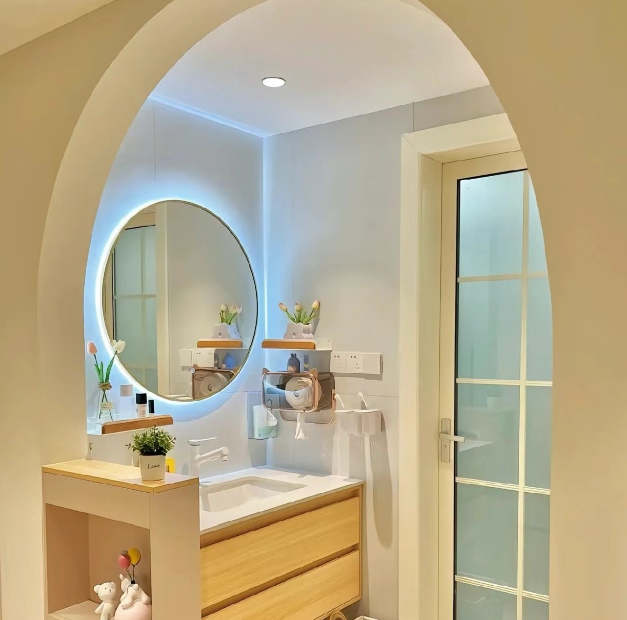 Vợ tôi nhất quyết chuyển chậu rửa mặt ra ngoài phòng tắm, đến khi dọn vào ở mới thấy đây là quyết định sáng suốt nhất khi làm nhà - Ảnh 2.
