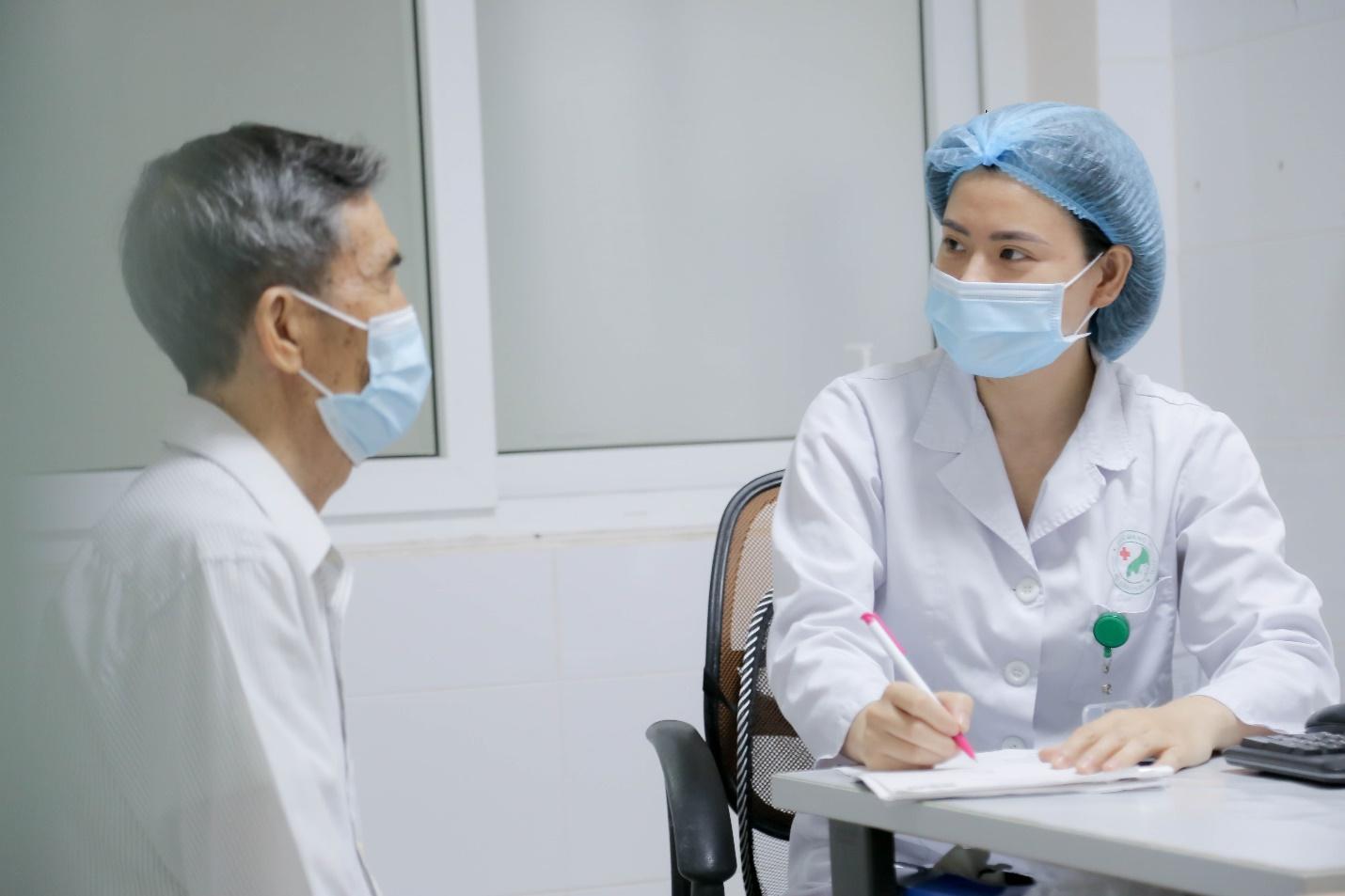 Hà Nội tung loạt ưu đãi mới để giữ chân, thu hút bác sĩ 10 Hà Nội hỗ trợ tới 20 triệu đồng mỗi tháng cho bác sĩ luân phiên, thu hút nhân lực cho tuyến cơ sở - Ảnh 2.