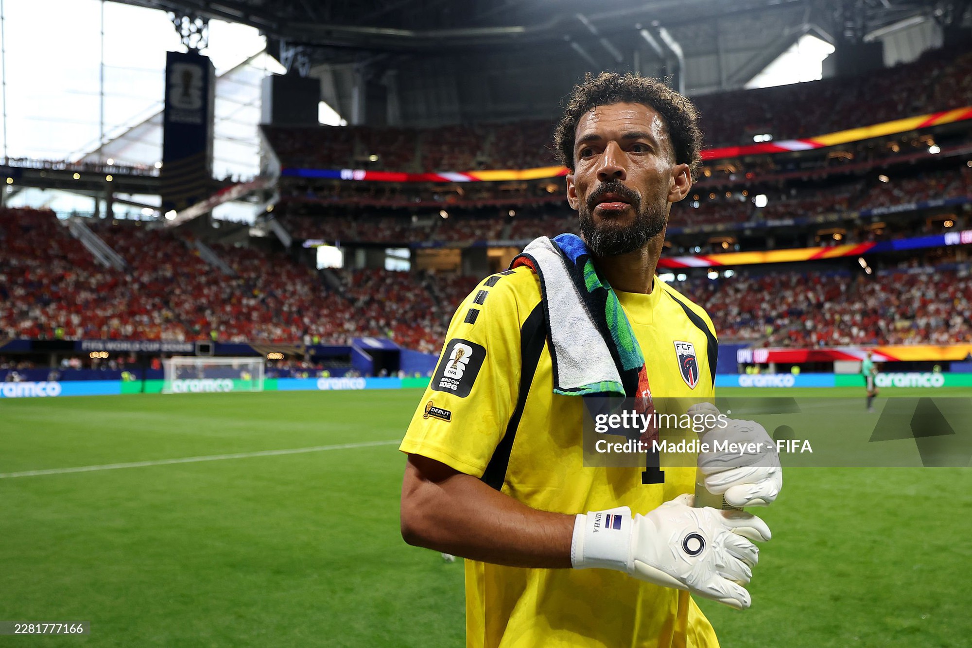 Thủ m&ocirc;n World Cup 40 tuổi khiến đội tuyển T&acirc;y Ban Nha "c&acirc;m lặng" c&oacute; thể sang Việt Nam thi đấu? - Ảnh 1.