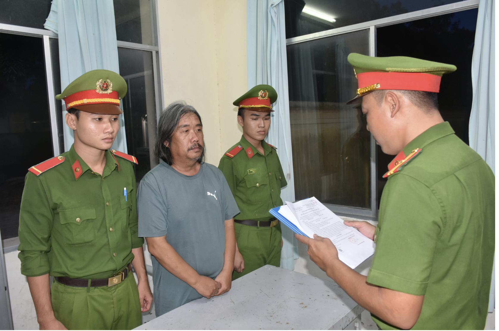 Vụ án mạng kinh hoàng tại Vĩnh Long: Trần Ngọc Lynh phóng hỏa làm 2 người tử vong - Ảnh 1. Vụ án mạng kinh hoàng tại Vĩnh Long: Trần Ngọc Lynh phóng hỏa làm 2 người tử vong - Ảnh 1.