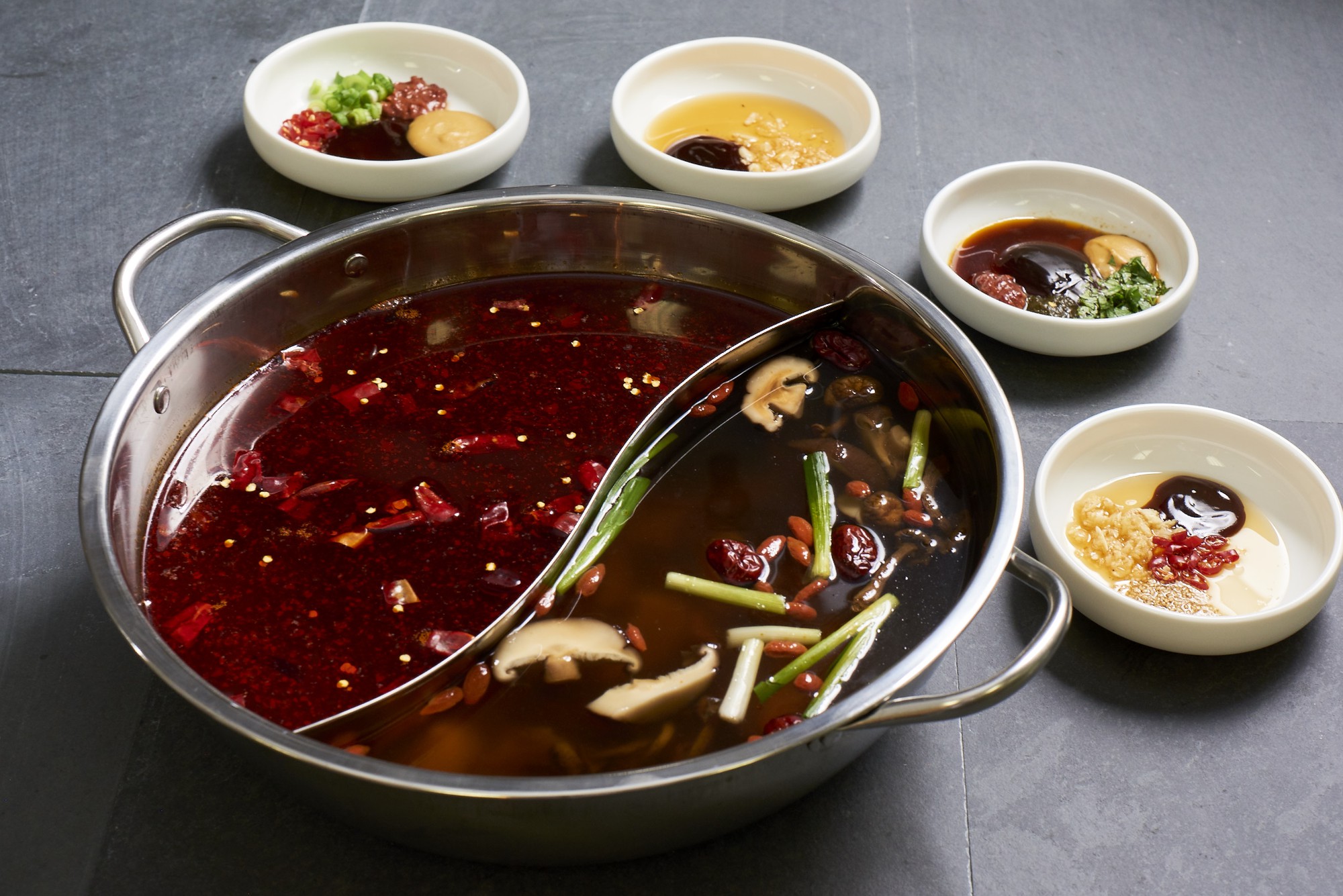 5 loại canh uống càng nhiều thận càng suy: Nhiều người dùng mỗi ngày để “bồi bổ” - Ảnh 3. 5 loại canh uống càng nhiều thận càng suy: Nhiều người dùng mỗi ngày để “bồi bổ” - Ảnh 3.