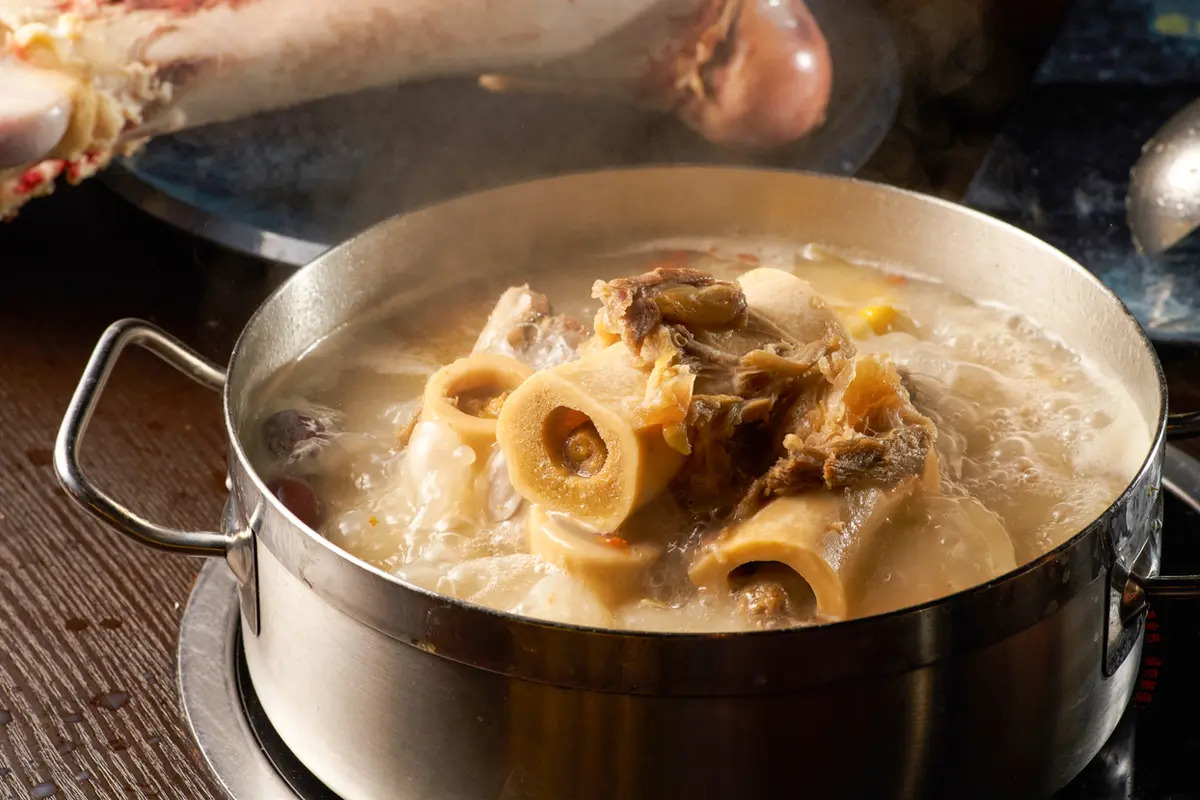 5 loại canh uống càng nhiều thận càng suy: Nhiều người dùng mỗi ngày để “bồi bổ” - Ảnh 2. 5 loại canh uống càng nhiều thận càng suy: Nhiều người dùng mỗi ngày để “bồi bổ” - Ảnh 2.