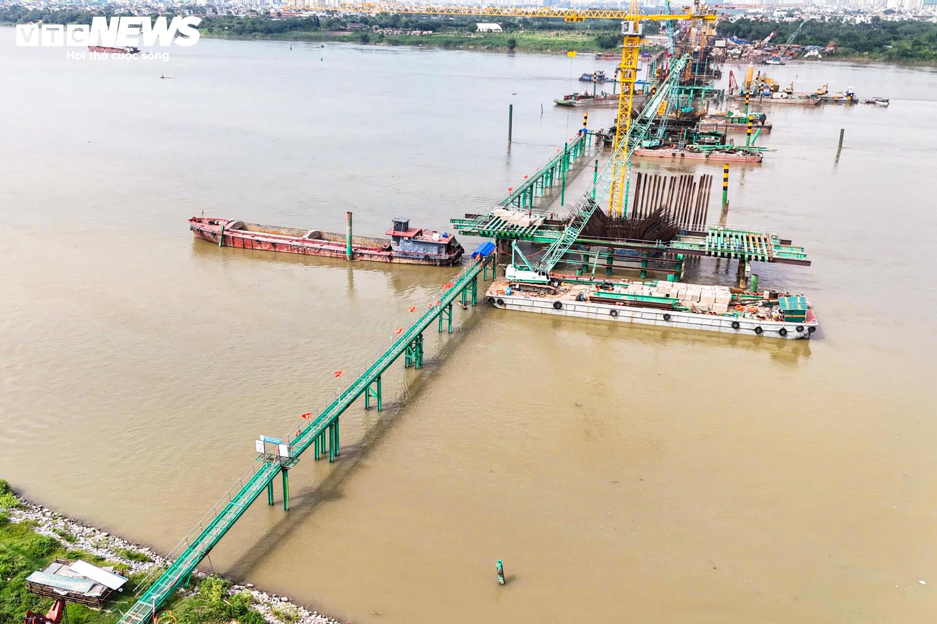 C&aacute;c trụ ch&iacute;nh cầu Trần Hưng Đạo ho&agrave;n th&agrave;nh vượt lũ , hướng tới mục ti&ecirc;u 2027 - Ảnh 2.