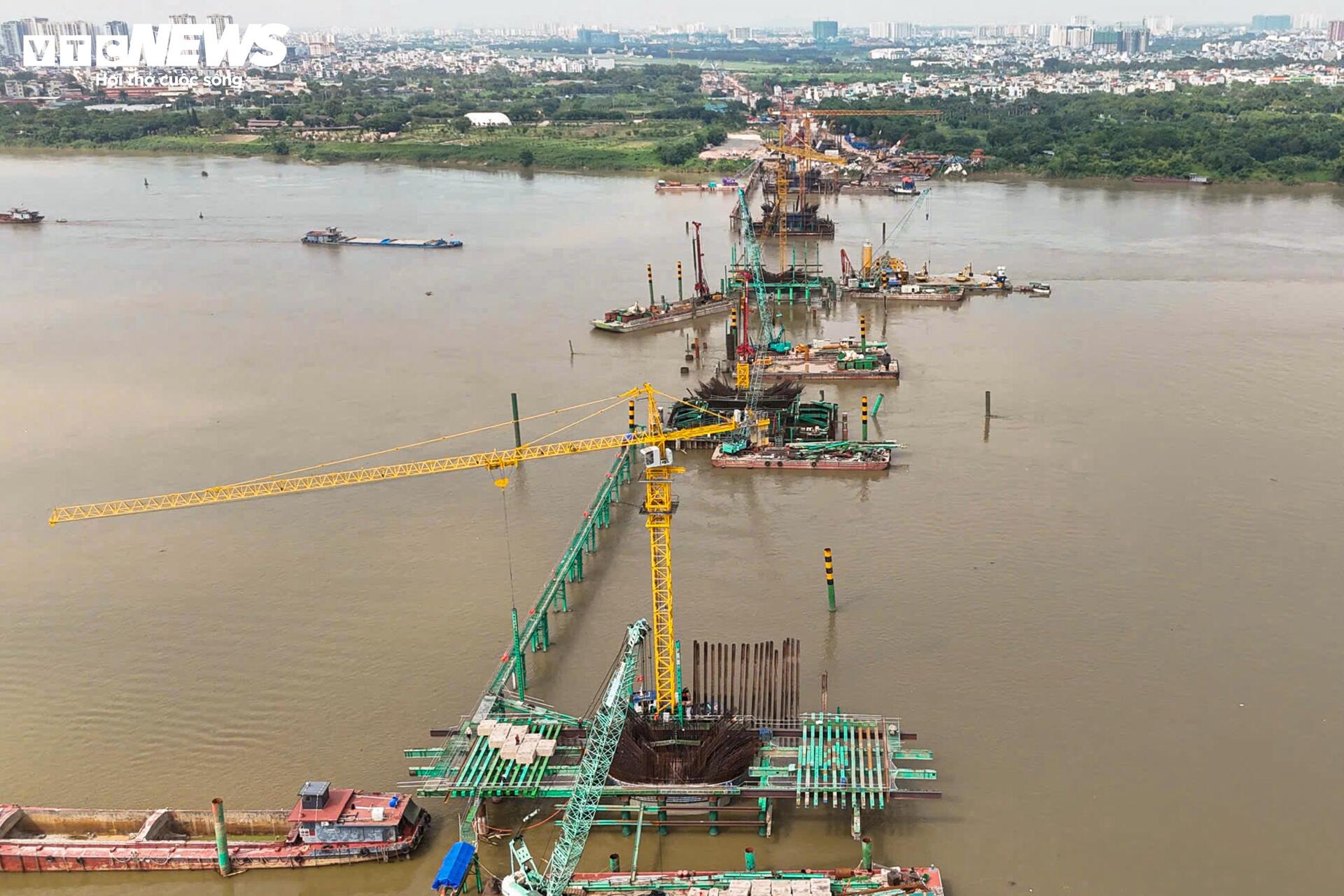 C&aacute;c trụ ch&iacute;nh cầu Trần Hưng Đạo ho&agrave;n th&agrave;nh vượt lũ , hướng tới mục ti&ecirc;u 2027 - Ảnh 15.