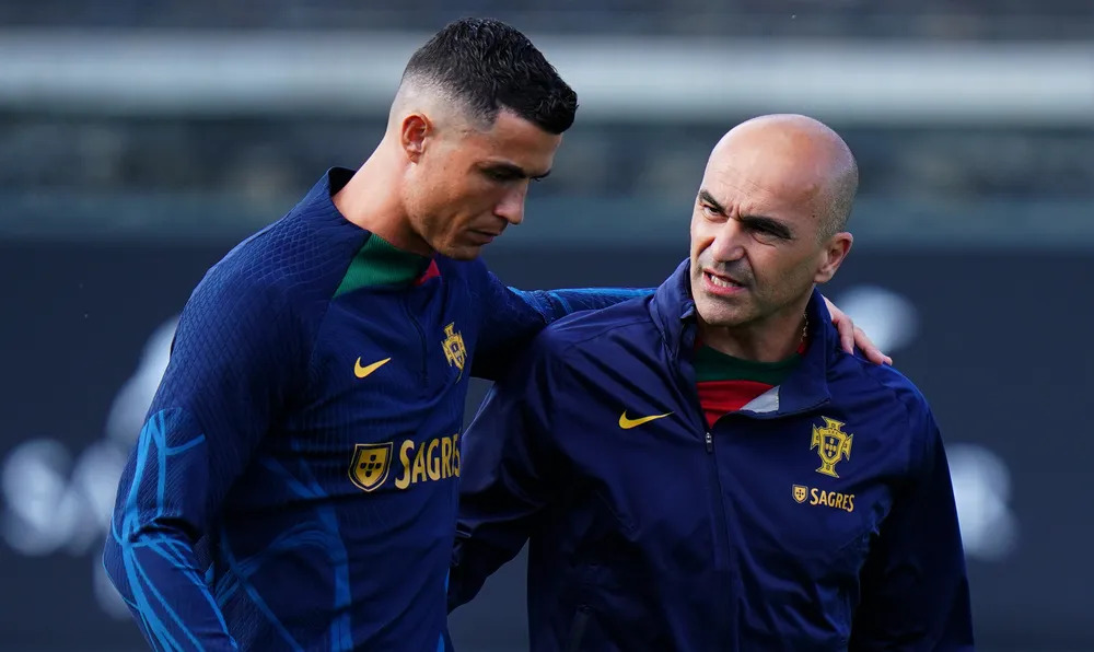 Bồ Đ&agrave;o Nha chưa đ&aacute; trận đầu World Cup, thầy Ronaldo bất ngờ chốt ng&agrave;y chia tay đội tuyển - Ảnh 1.