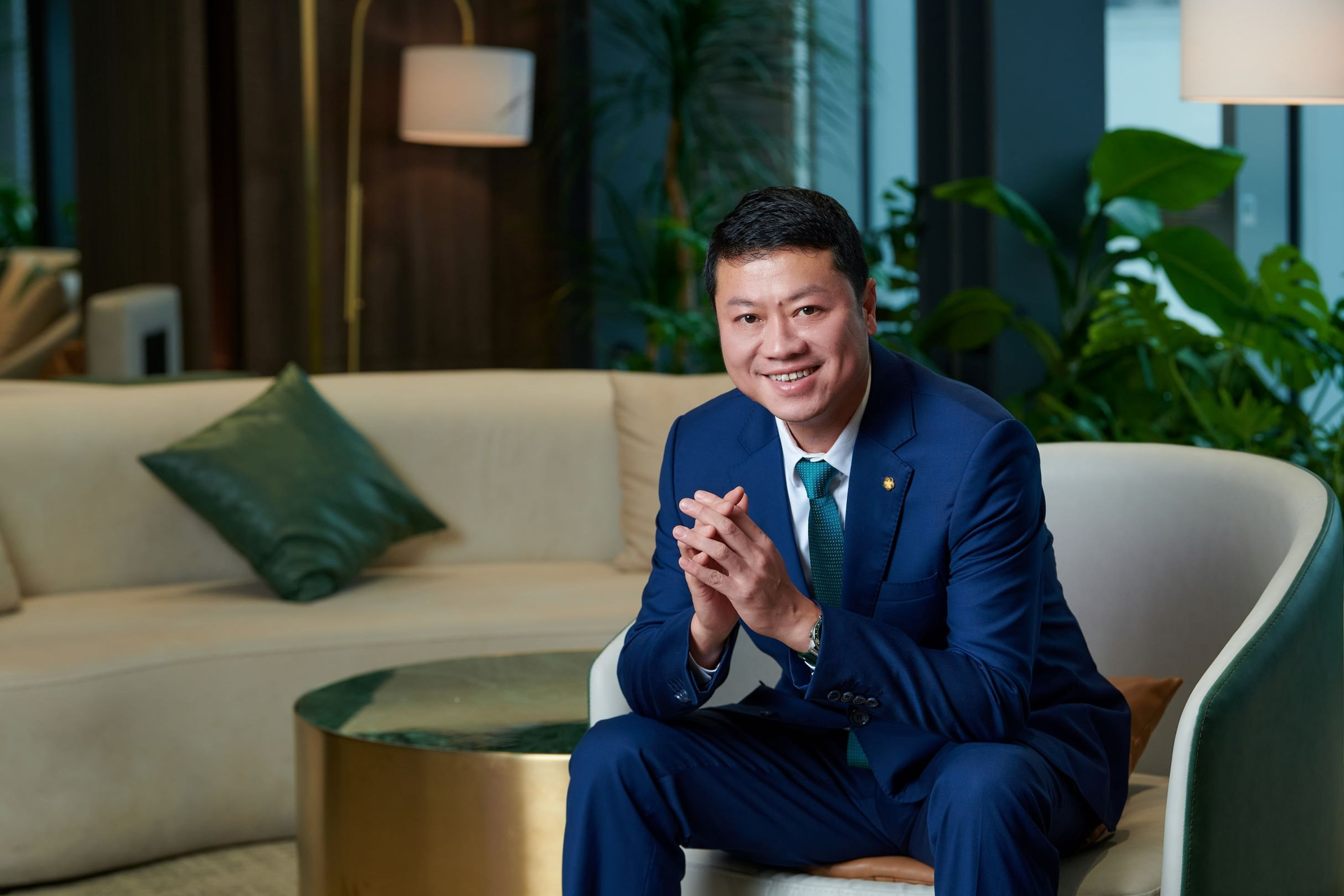 Ch&acirc;n dung t&acirc;n Chủ tịch của Ng&acirc;n h&agrave;ng lớn nhất Việt Nam: Bắt đầu từ một nh&acirc;n vi&ecirc;n b&igrave;nh thường, suốt 30 năm chỉ gắn b&oacute; với một nh&agrave; băng - Ảnh 1.