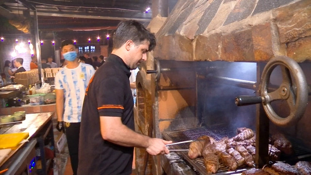 M&oacute;n ăn asado đặc biệt của Argentina đồng h&agrave;nh c&ugrave;ng Messi tại World Cup 2026 - Ảnh 2.