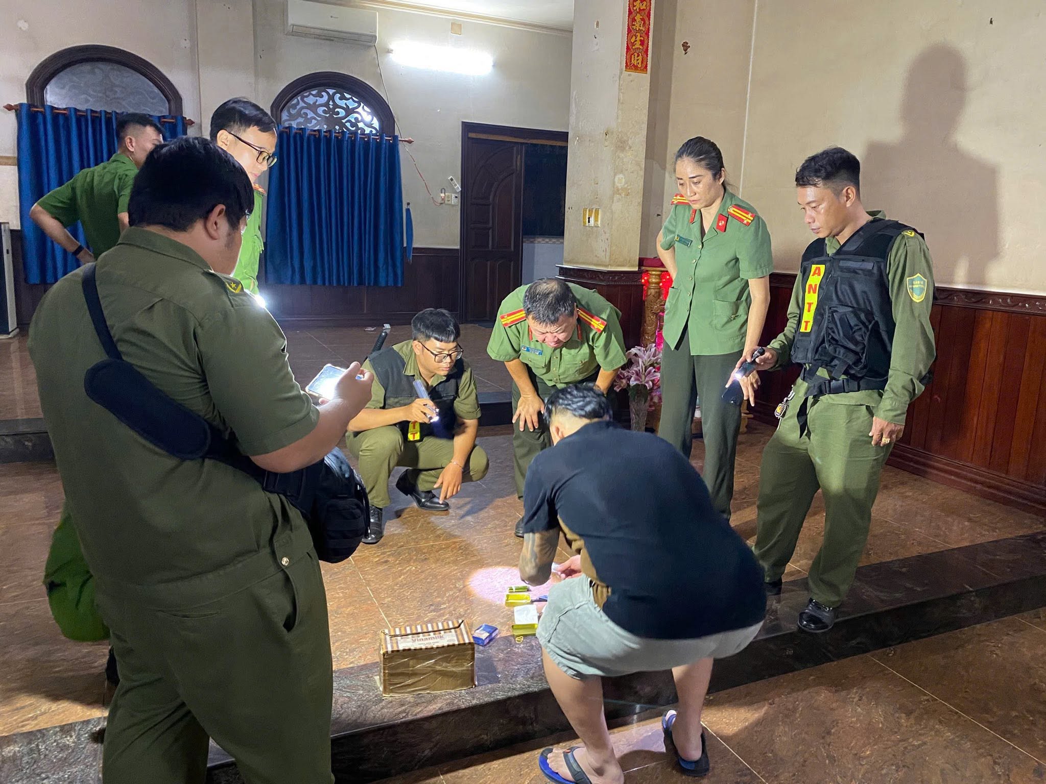 22 tổ công tác đồng loạt - Ảnh 2.