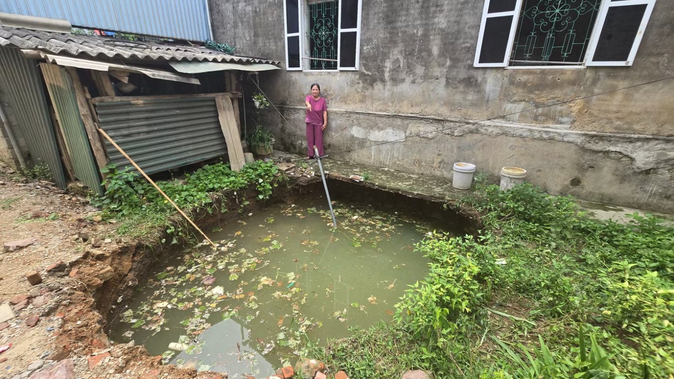 Sau tiếng động lớn giữa trưa, Sau tiếng động lớn giữa trưa,