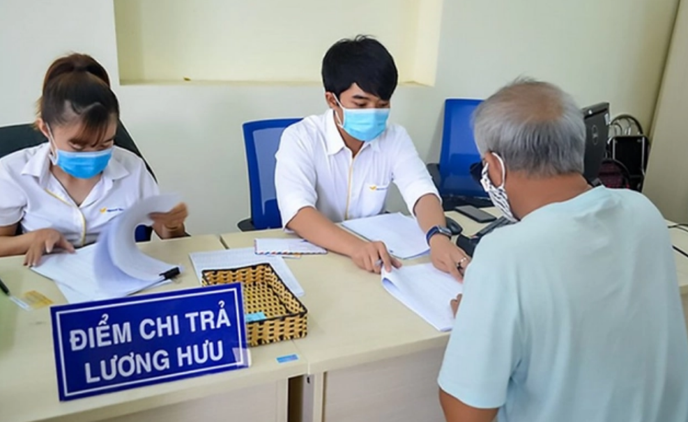 Dù được tăng lương hưu nhưng số tiền tôi nhận mỗi tháng không thấm vào đâu so với cuốn sổ tiết kiệm mà các con đã dỗ dành- Ảnh 1.