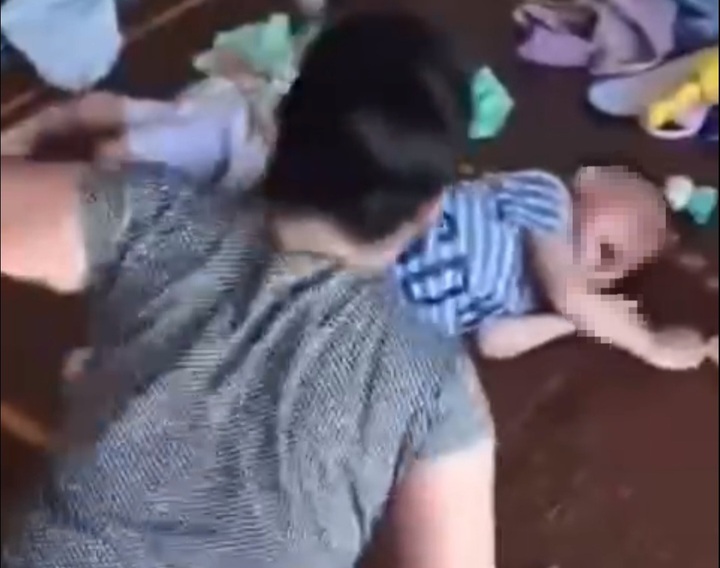 C&ocirc;ng an v&agrave;o cuộc điều tra vụ bạo h&agrave;nh trẻ em ở Đắk Lắk li&ecirc;n quan đến b&agrave; nội - Ảnh 1.
