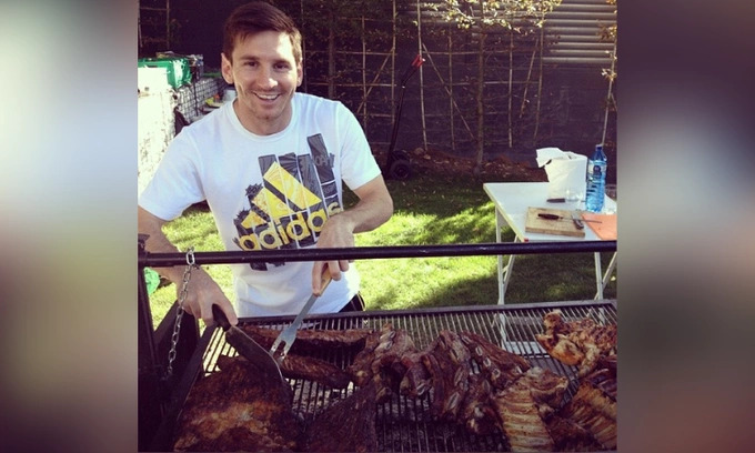M&oacute;n ăn asado đặc biệt của Argentina đồng h&agrave;nh c&ugrave;ng Messi tại World Cup 2026 - Ảnh 1.