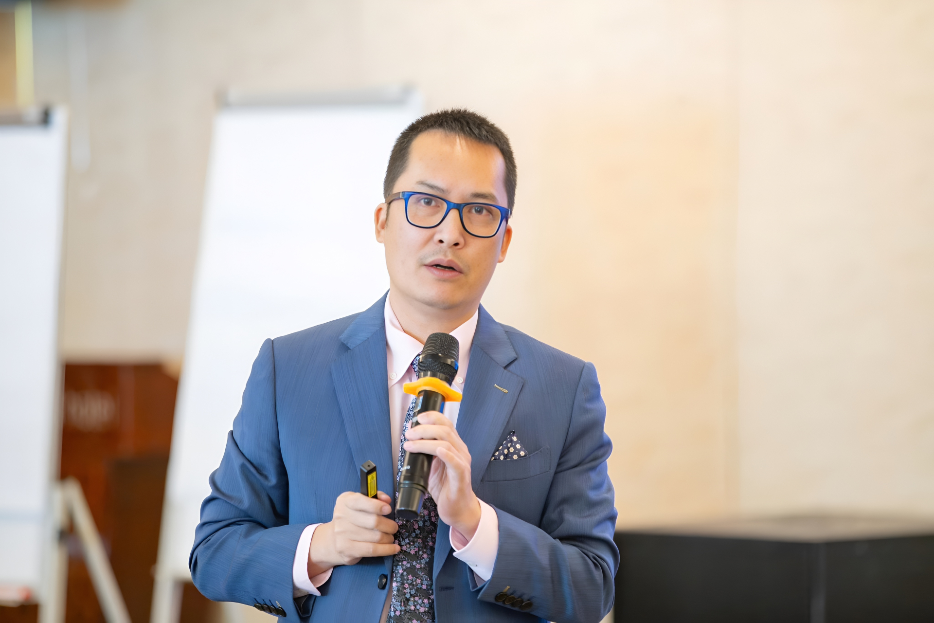 Nh&agrave; ph&ecirc; b&igrave;nh văn học Nguyễn Thanh Sơn n&oacute;i về gi&aacute;o dục Ngữ văn v&agrave; tư duy độc lập của học sinh - Ảnh 4.