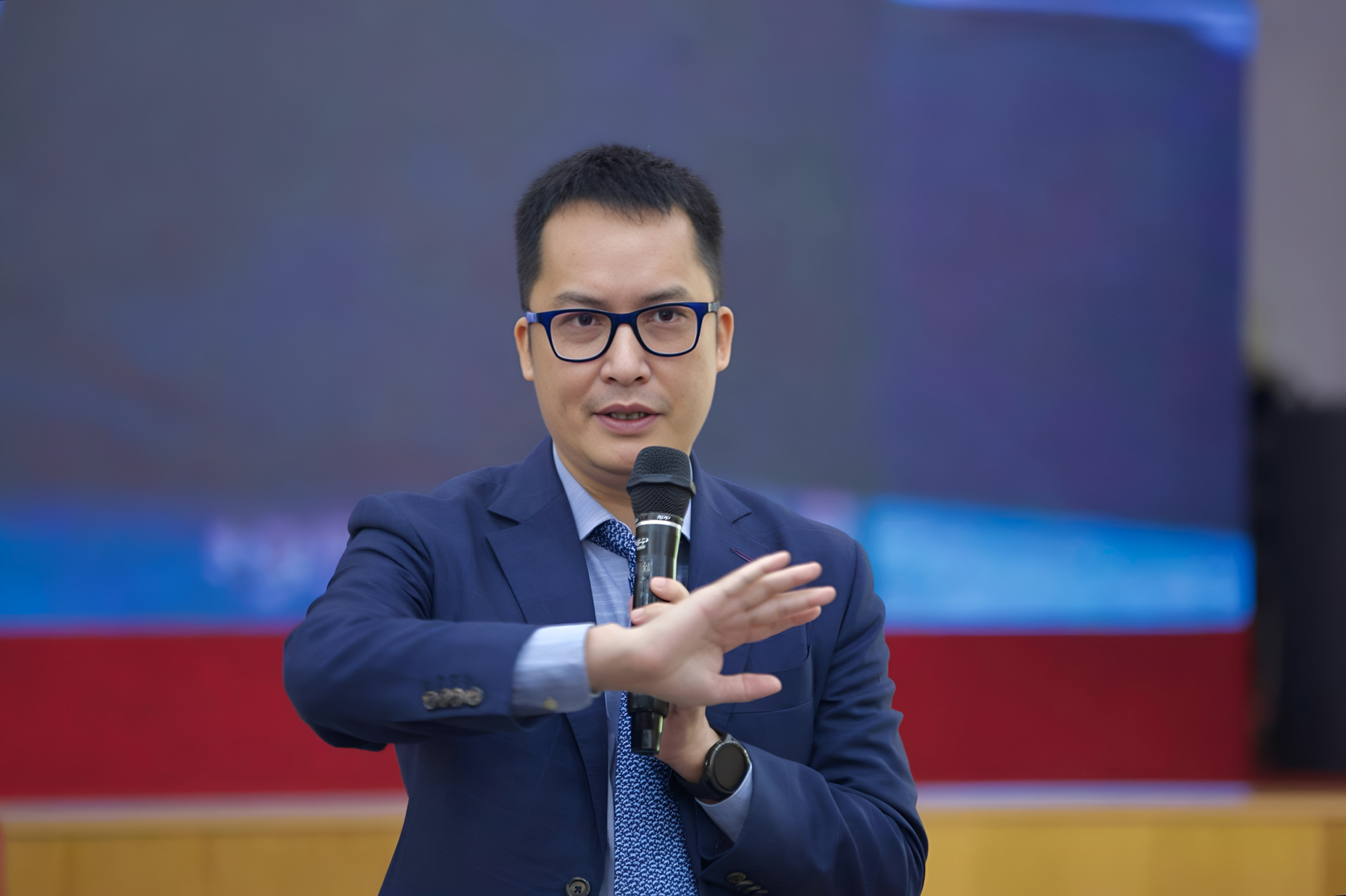 Nh&agrave; ph&ecirc; b&igrave;nh văn học Nguyễn Thanh Sơn n&oacute;i về gi&aacute;o dục Ngữ văn v&agrave; tư duy độc lập của học sinh - Ảnh 5.
